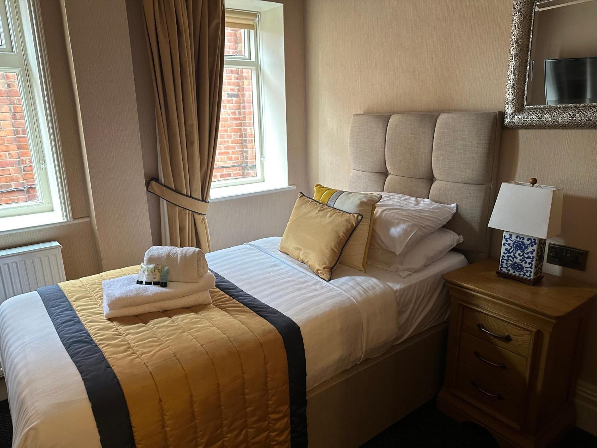 The Chester Court Hotel Экстерьер фото